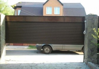 Большие роллетные ворота со сварной фермой